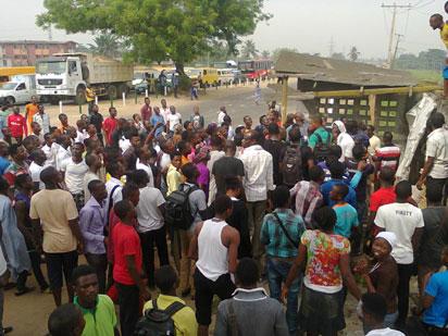 Kwara water Corp staff protest in Ilorin over non payments of salaries