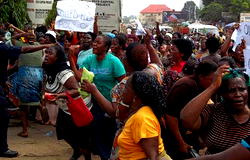Youths lay siege to Ndokwa LG secretariat
