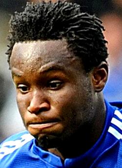 Mikel laughs as Costa throws bib at Mourinho