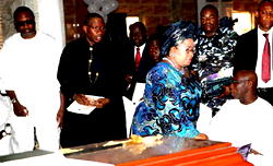 Jonathan, Obasanjo, others bid Otedola farewell