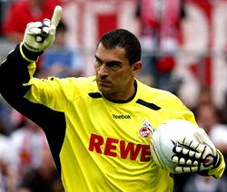 Colombia’s Faryd Mondragon World Cup’s oldest footballer