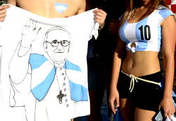 Topless Femen activist grabs Baby Jesus in St Peter’s Square
