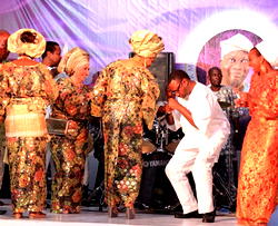 Femi Otedola’s daughter, Cuppy ‘deejay’ grandfather’s burial