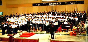 Rivers holds first mass choir carol festival