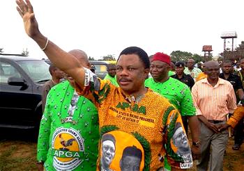 Obiano flags off Anambra-Abia State link road