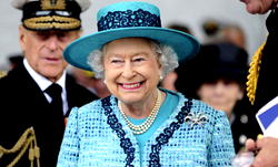 Twitter welcomes The Queen: Queen Elizabeth II tweets first time