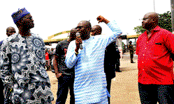 We won’t give up on Apapa gridlock, Fashola vows