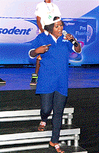 Helen Paul dares baby bump to bubble