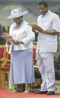 Adeboye prays God to arrest Ebola, release Chibok girls