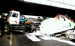 Gridlock in Lagos as petrol tanker overturns