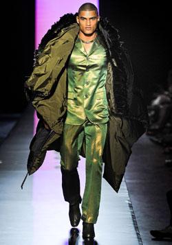 Rob Evans leads int'l models for Native and Vogue fashion week ...