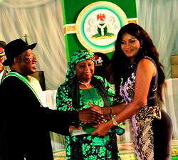 Omotola hails Nigeria @ 54