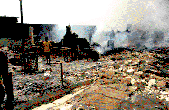 Fire kills one, razes Warri market