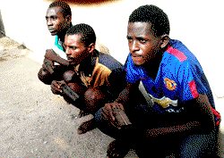 Police nab suspected car  snatchers, recover pistols, vehicle