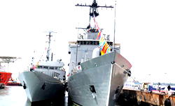 U.S. deploys warships, aircrafts, vehicles for hurricane-hit Texas