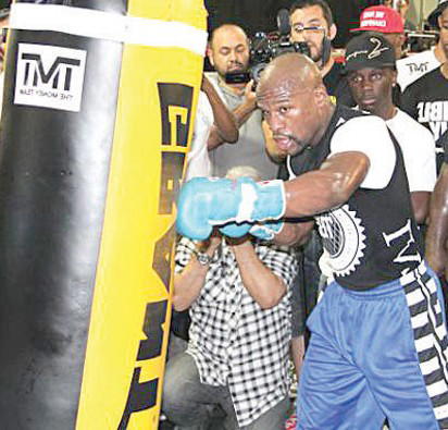 How Mayweather can remain undefeated against Pacquiao