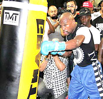 How Mayweather can remain undefeated against Pacquiao