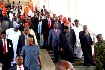 Photos: Jonathan inspects construction of Abuja light rail transit system