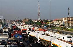 Mile 2 – Apapa expressway: Traffic snarl returns as tankers defy Ambode