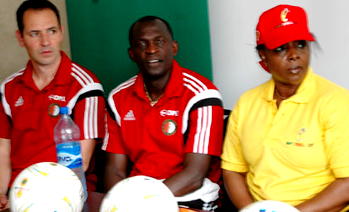 Feyenoord officials laud Shell Cup players
