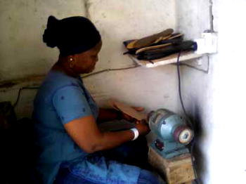 Lady cobbler discovers talent for lack of job