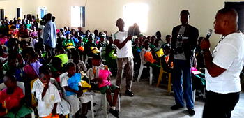 Okoku’s foundation fetes kids on World Hunger Day