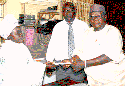 Ejigbo council empowers 75 unemployed youths, 25 widows