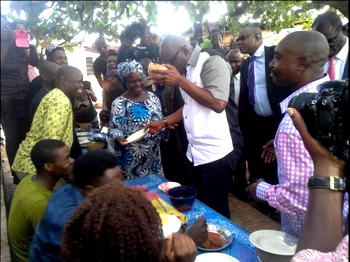 Photos: Fayose drinks palmwine @ ‘Under tree joint’