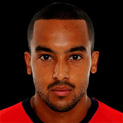 Walcott close to signing new Arsenal deal