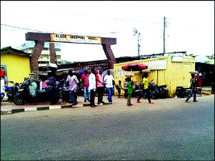 Sanitation: Lagos govt shuts popular Alade market for flouting environmental laws