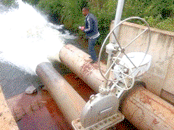Flood alert: C-River towns submerge as FG’s dam collapses