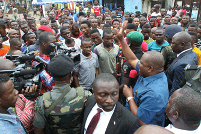 Commercial bus drivers in Rivers protest alleged killing of colleague by soldier