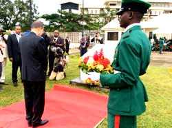 Photos: Ban Ki-Moon at bombed Abuja UN building