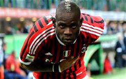 Balotelli gets Italy recall from new coach Mancini