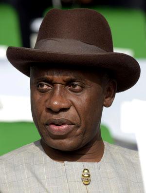 Amaechi visits Elechi Amadi’s family, promises to fund funeral with friends