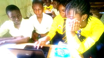 Girls meet tech at Google-WAAW training