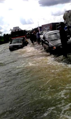 FG to review East-West road, other projects in Niger Delta