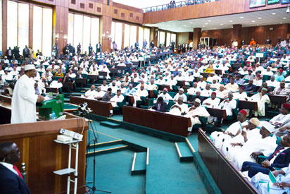 Protest rocks NASS as citizens demand DSS' raid of lawkaers - Vanguard News