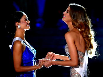 Miss Universe crowns wrong beauty queen in live TV gaffe