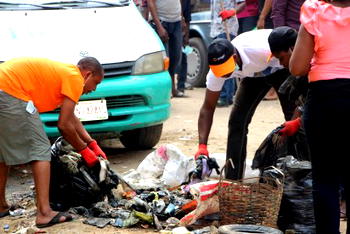 Wecyclers’ #LetsCleanupLagos campaign partners LAWMA to bring recycling to Lagos Island