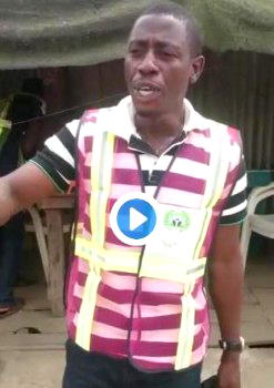 #BayelsaDecides: Video of INEC staff complaining of snatching of electoral materials by thugs