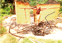 Over 14 killed, 100 injured, 520 houses razed as armed youths invade Akwa Ibom village