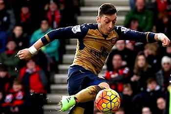 Ozil, Ox get Arsenal back to winning ways