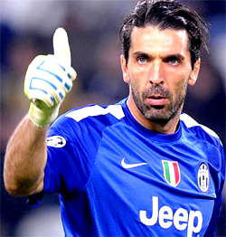Buffon announces plan to retire