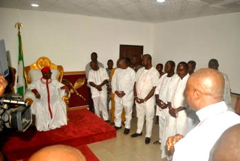 PDP guber aspirant, Earl Onaiwu visits Prince Erediauwa