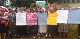 Market women protest alleged imposition of N30,000 tax