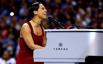 Alicia Keys wins Amnesty `ambassador of conscience’ award
