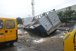 Failed Apapa-Oshodi Expressway: FG, LASG shun motorists’ entreaties