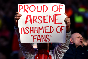 Wenger protesters clash during Arsenal game