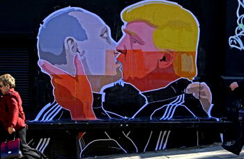 ‘Trump-Putin kiss’ graffiti shows misgivings in Baltic states